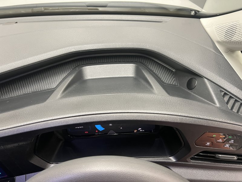 2025 Volkswagen Caddy Maxi Panel Van — photo 3 of 10