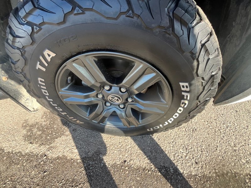 2021 Toyota Hilux Double Cab PickUp Van — photo 2 of 16