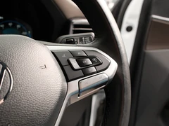2024 Volkswagen Amarok PickUp Van — cab interior