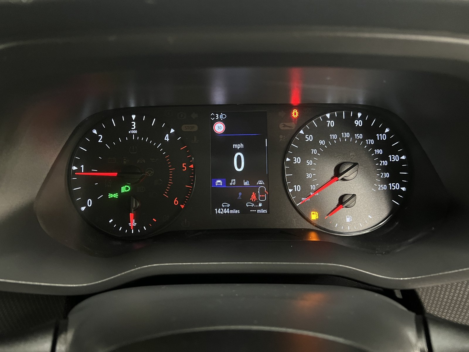 2024 Renault Trafic Panel Van — photo 2 of 15
