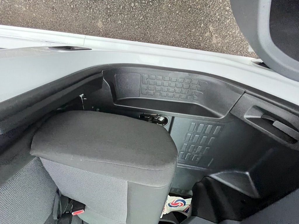 2022 Citroen Dispatch Panel Van — photo 10 of 10