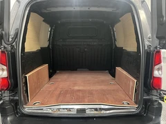 2022 Toyota Proace City Panel Van — cab interior