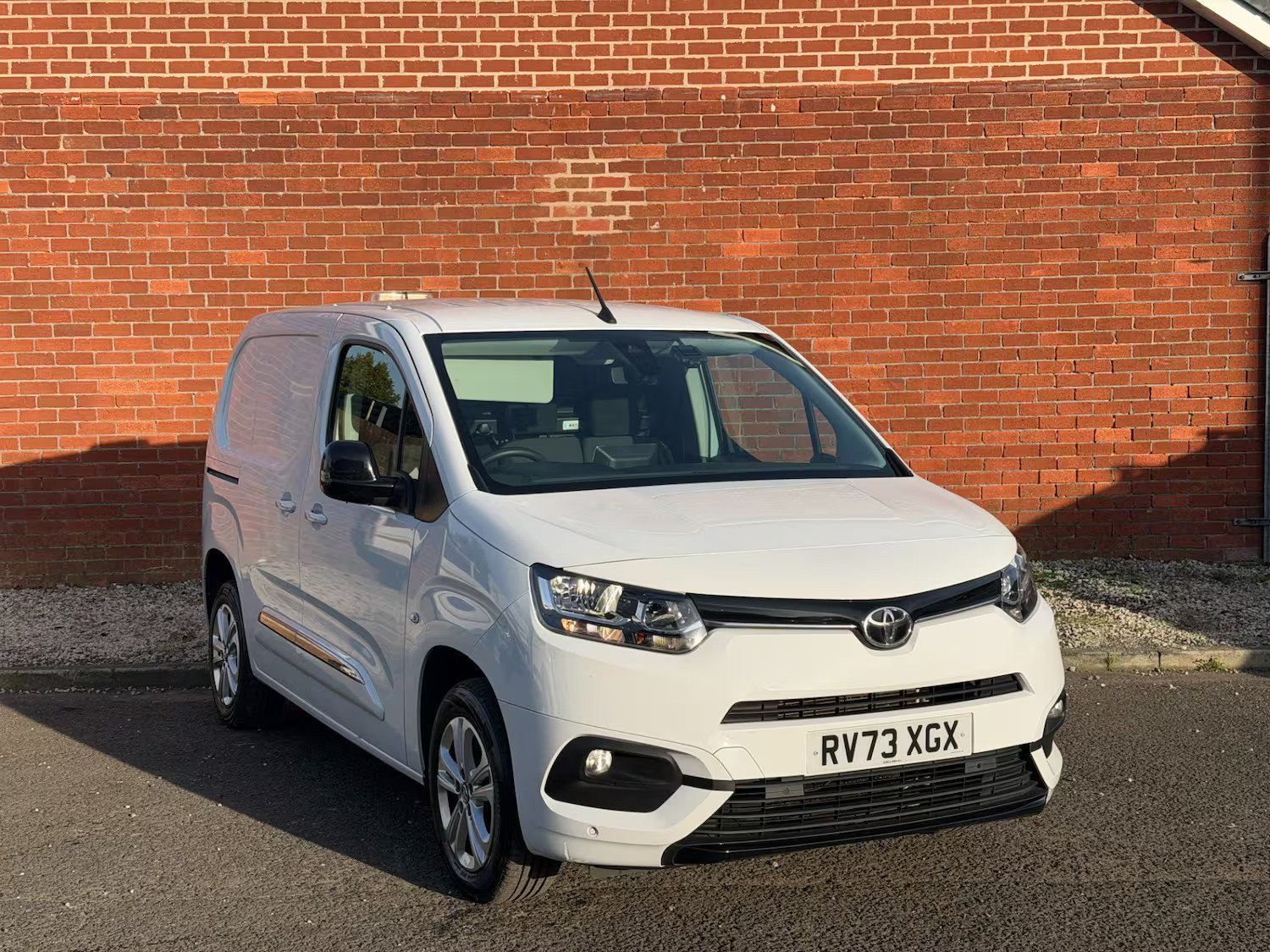 2023 Toyota Proace Panel Van — photo 2 of 14
