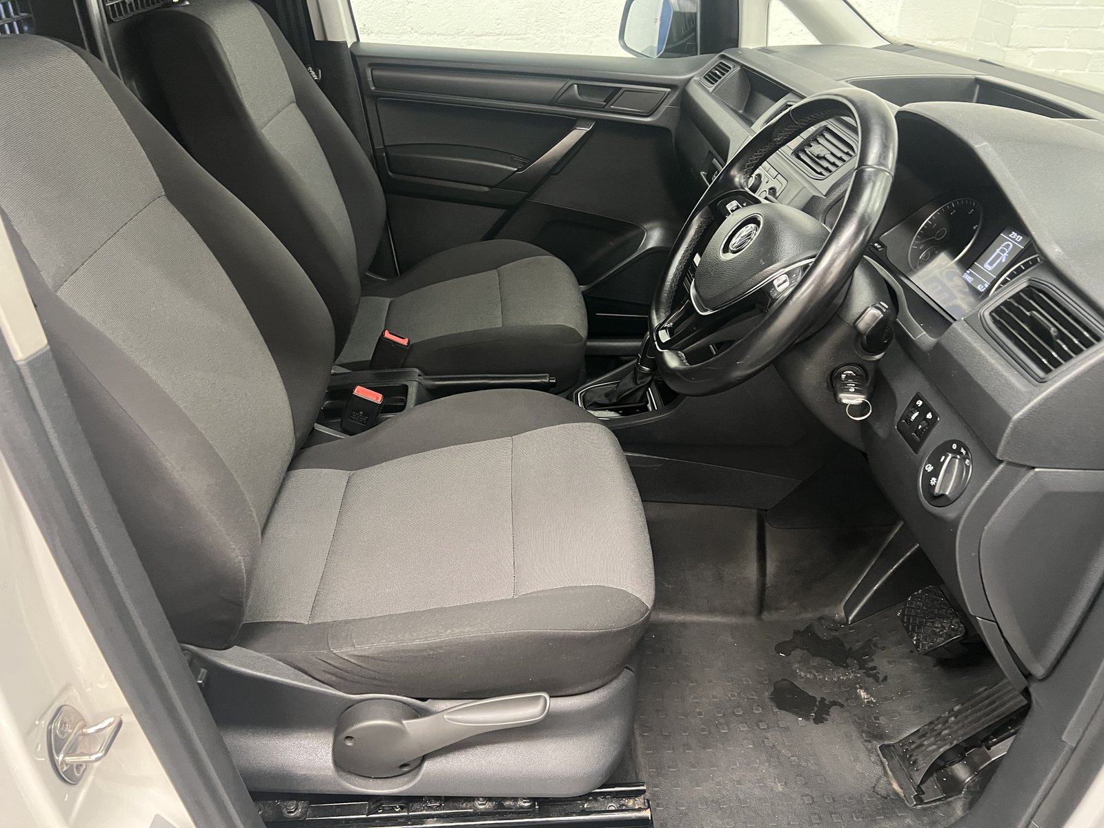 2020 Volkswagen Caddy Panel Van — photo 1 of 1