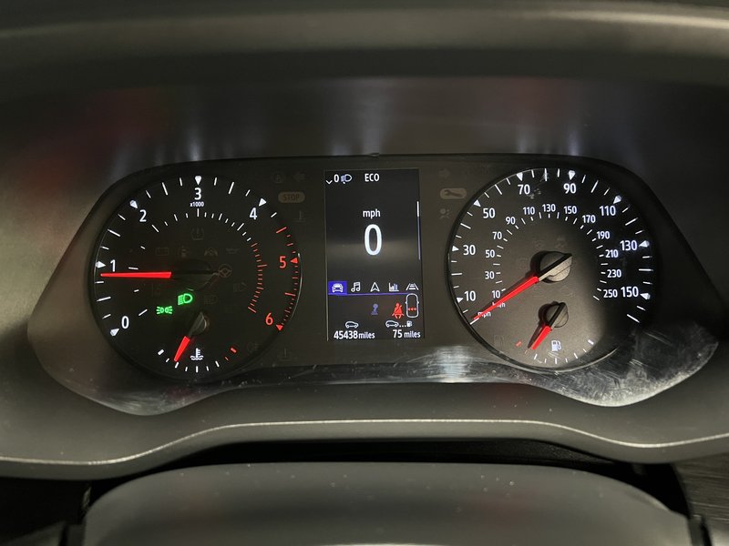2023 Renault Trafic Panel Van — photo 3 of 28