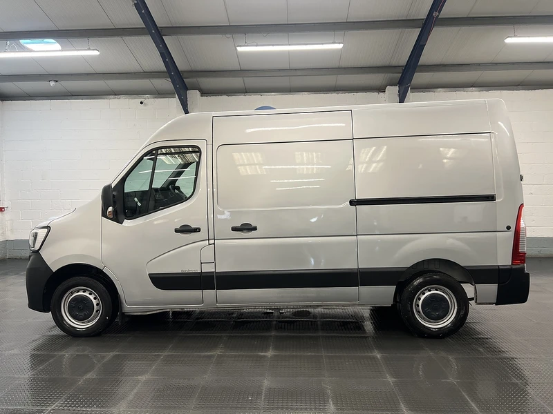 2023 Renault Master Panel Van