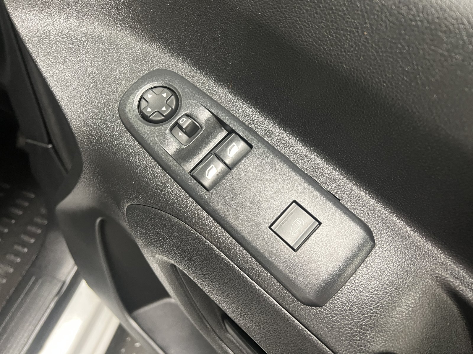 2023 Citroen Berlingo Panel Van — photo 2 of 20