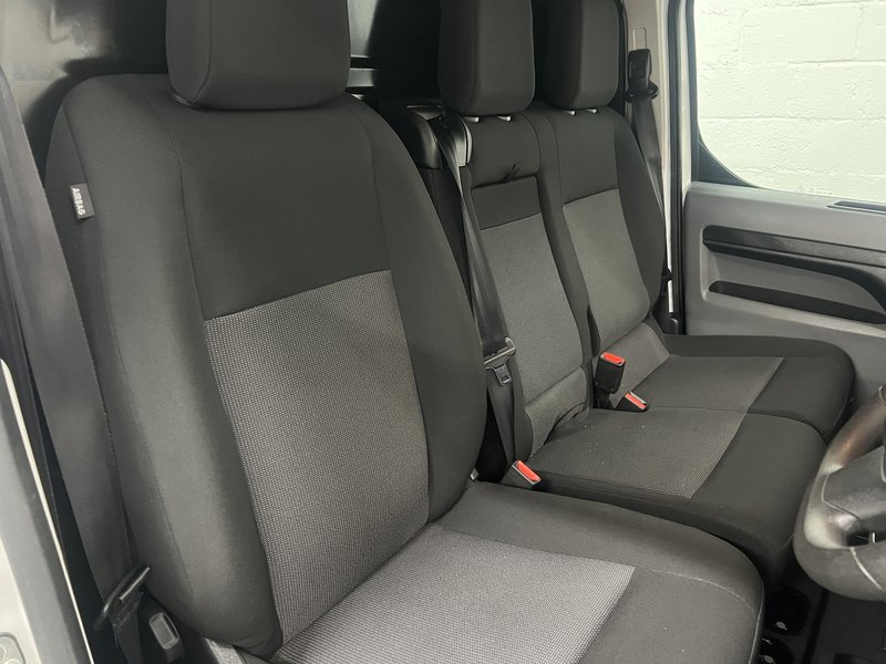 2022 Vauxhall Vivaro Panel Van — photo 2 of 20