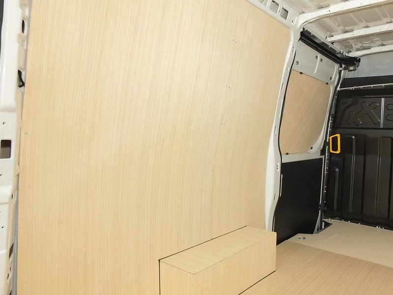 2025 Iveco Daily Panel Van — photo 3 of 8