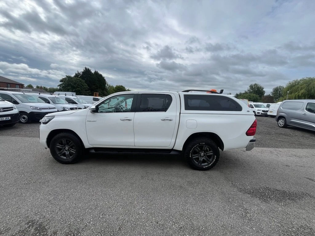 2021 Toyota Hi-lux Double Cab PickUp Van — photo 1 of 27