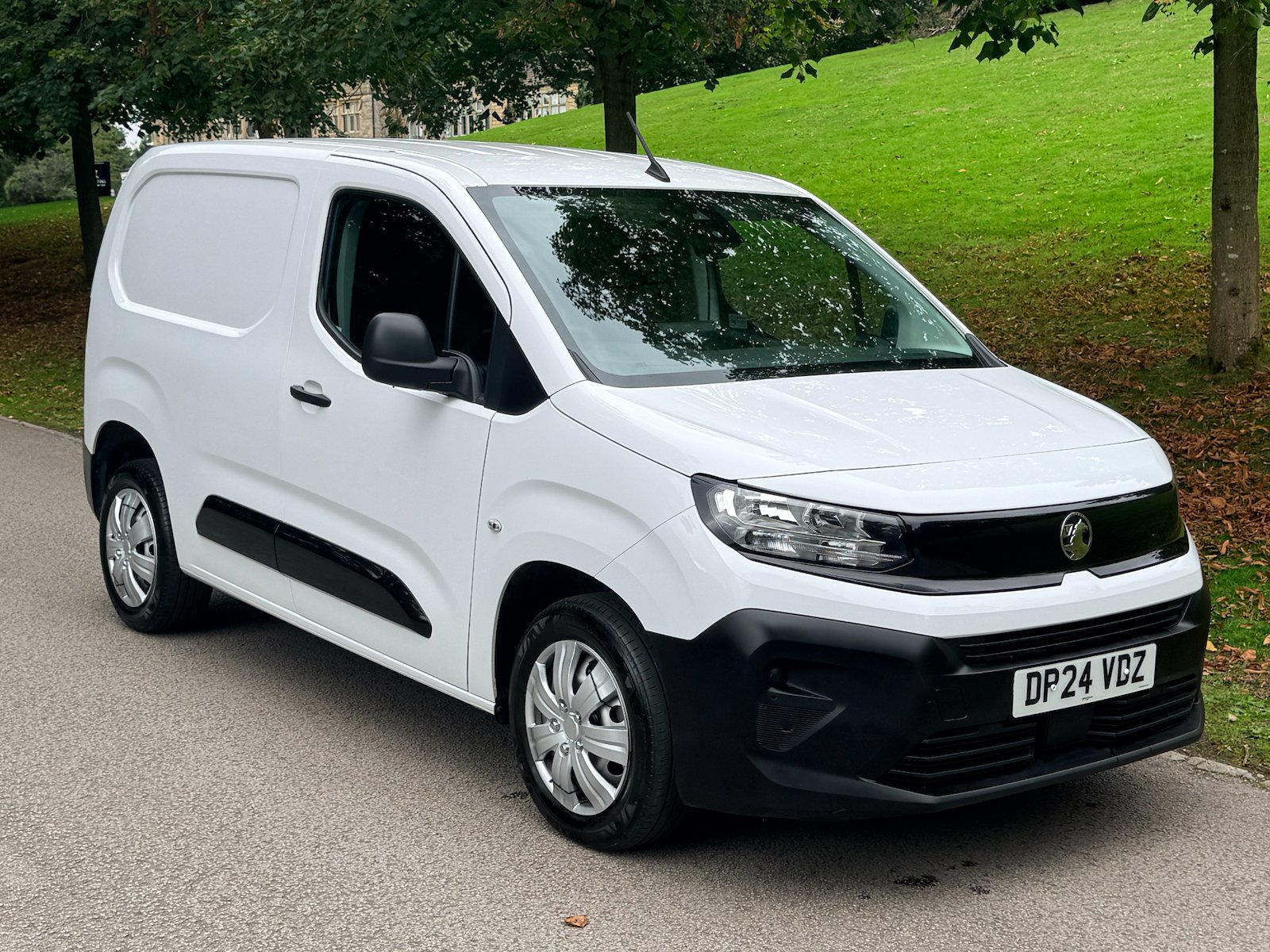 2024 Vauxhall Combo Panel Van — photo 1 of 1