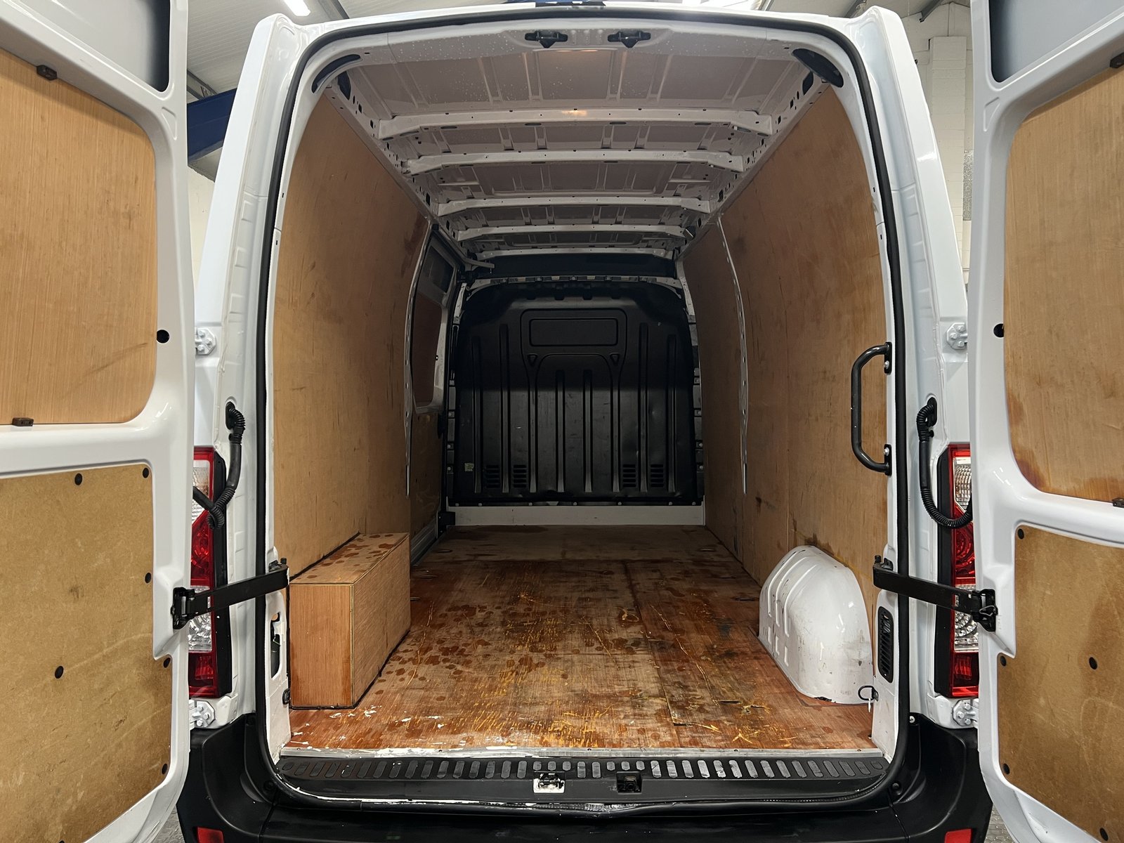 2022 Renault Master Panel Van — photo 17 of 17