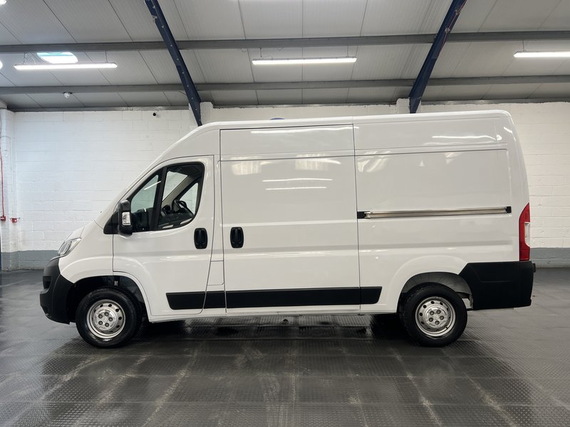 2023 Citroen Relay High Roof Panel Van — photo 3 of 11