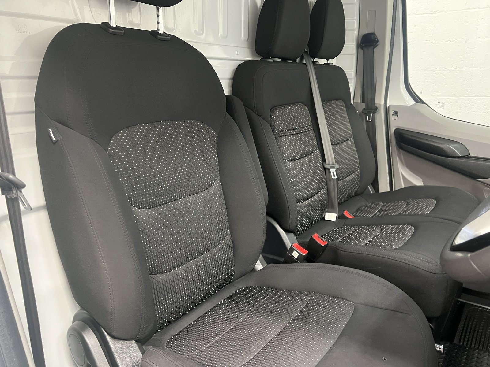 2023 Maxus Deliver 9 High Roof Panel Van — photo 1 of 20