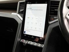 2024 Volkswagen Amarok PickUp Van — cab interior