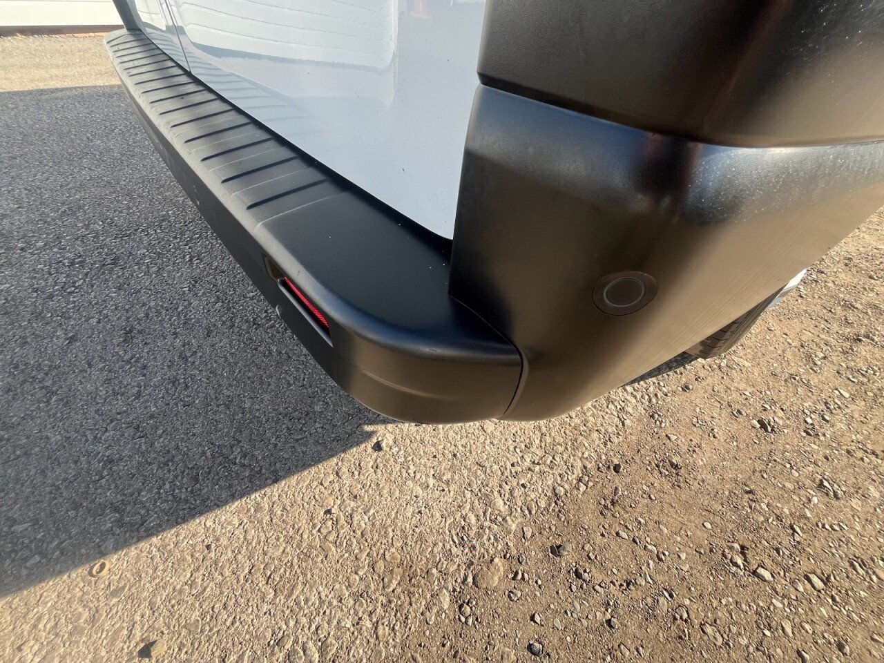 2023 Renault Trafic Panel Van — photo 2 of 9