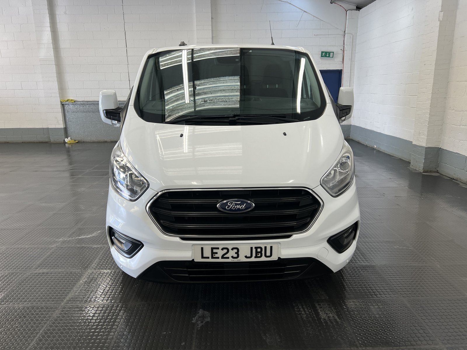 2023 Ford Transit Custom Panel Van — photo 2 of 18