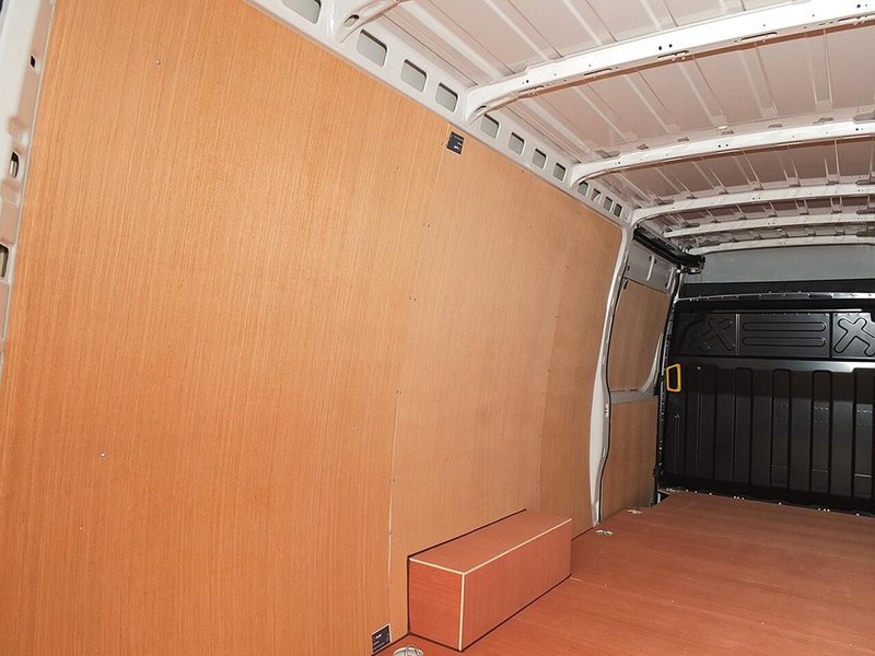 2024 Iveco Daily Panel Van — photo 3 of 10