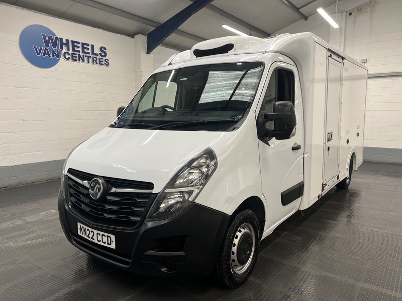 2022 Vauxhall Movano Luton Low Loader Van — front three-quarter view