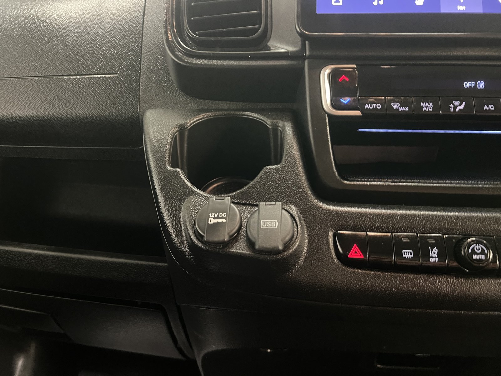 2025 Toyota Proace Max High Roof Panel Van — photo 2 of 11