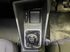 2022 Volkswagen Caddy Panel Van — cab interior