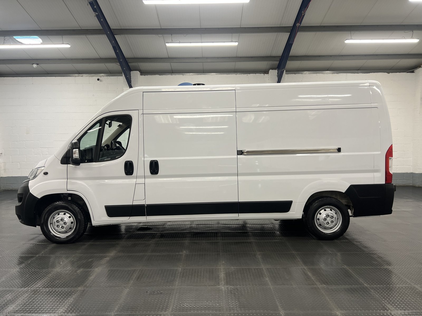 2023 Citroen Relay High Roof Panel Van — photo 2 of 2