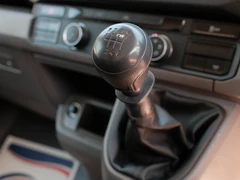 2023 Volkswagen Crafter CurtainSider Van — detail