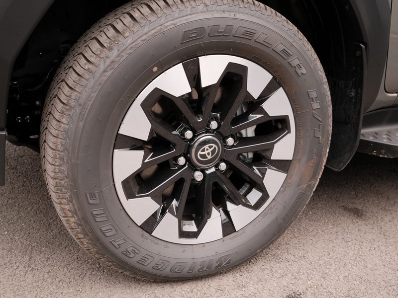 2026 Toyota Hilux PickUp Van — detail