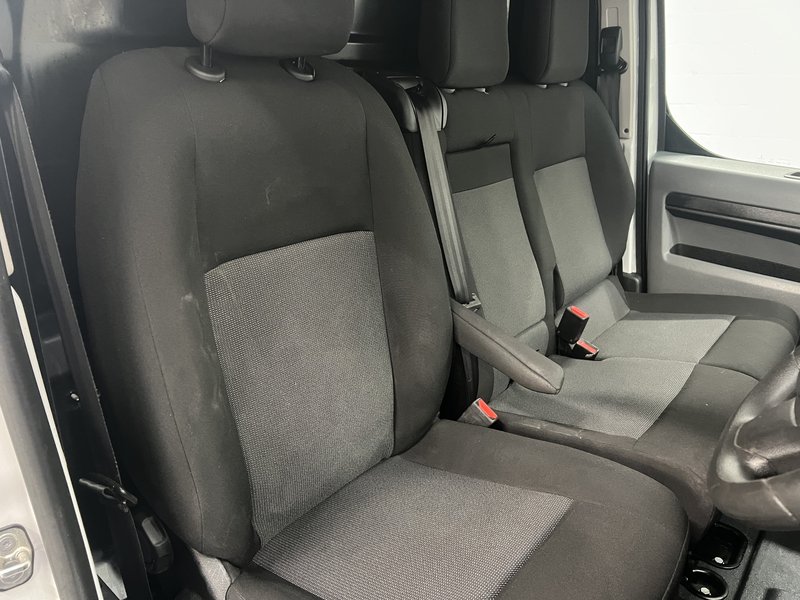 2022 Vauxhall Vivaro Panel Van — photo 2 of 16