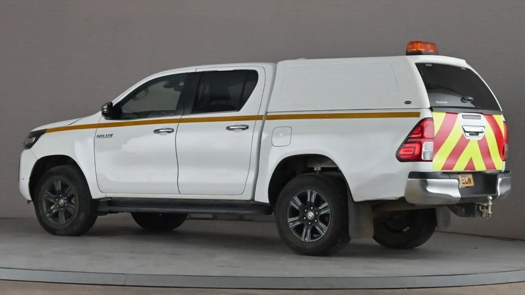 2023 Toyota Hi-lux Double Cab PickUp Van — photo 1 of 7