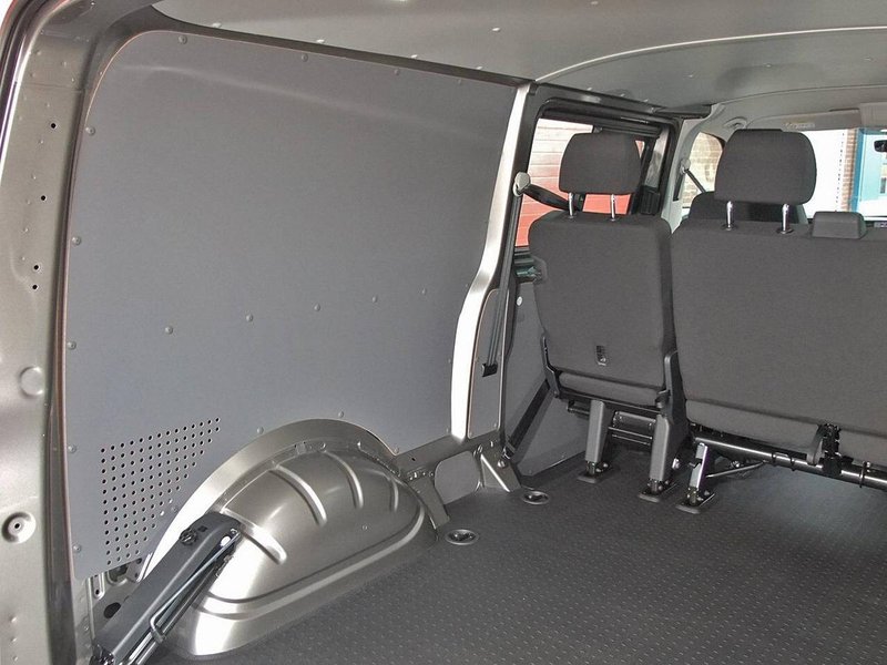 2021 Volkswagen Transporter Panel Van — photo 3 of 10