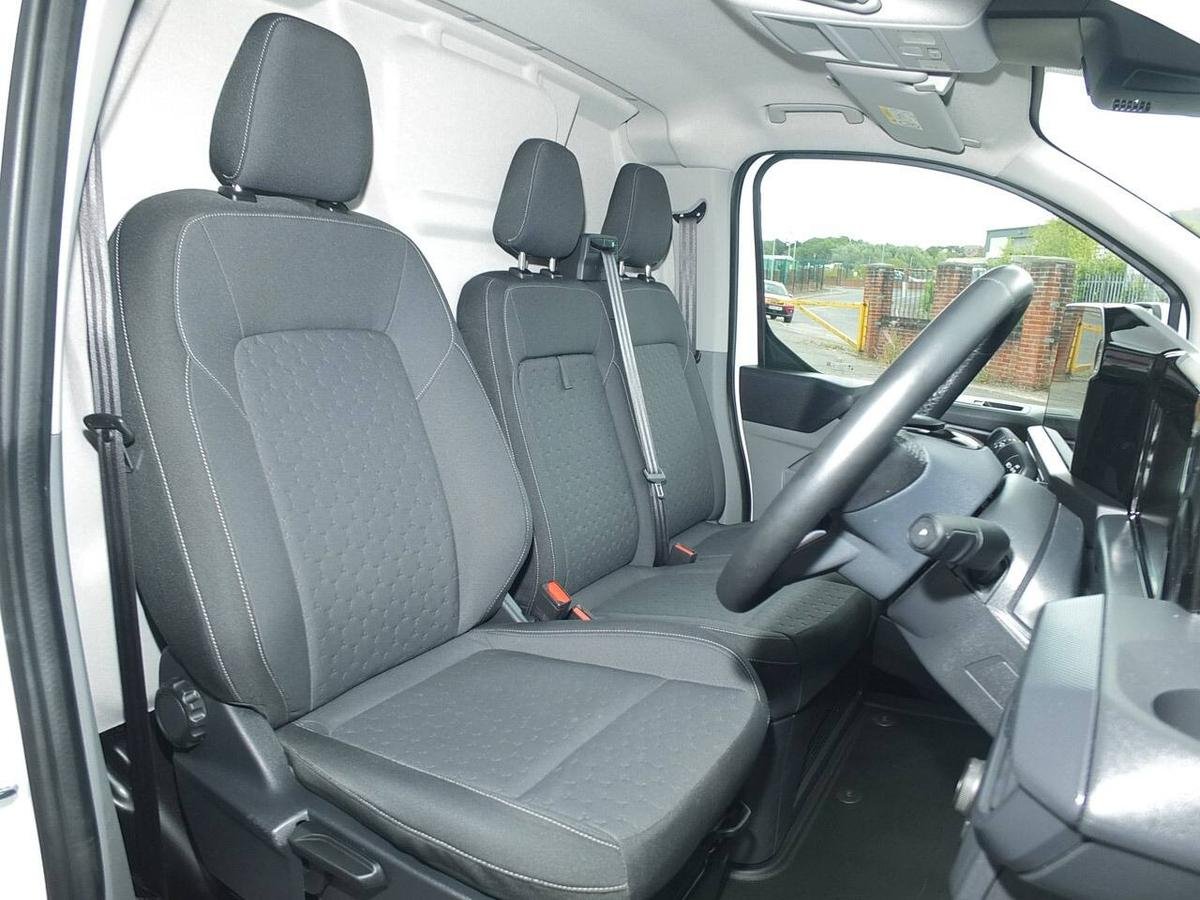 2024 Ford Transit Custom Panel Van — photo 1 of 8