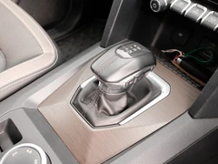 2024 Volkswagen Amarok PickUp Van — cab interior
