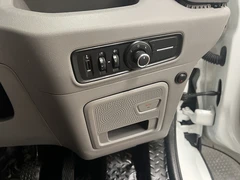 2024 Maxus Deliver 9 Luton Box Van — cab interior