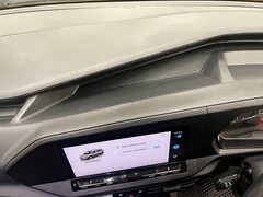2022 Volkswagen Caddy Panel Van — cab interior