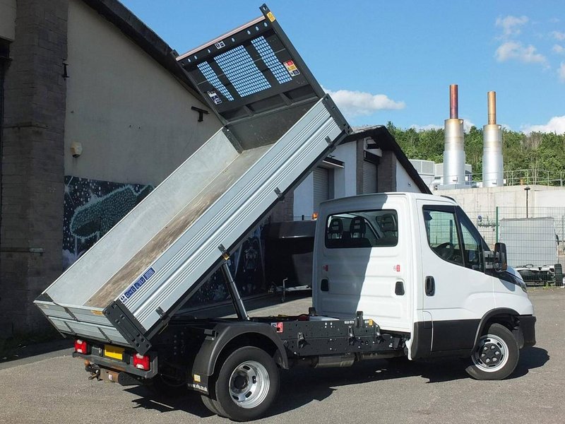 2021 Iveco Daily Tipper Van — rear three-quarter view