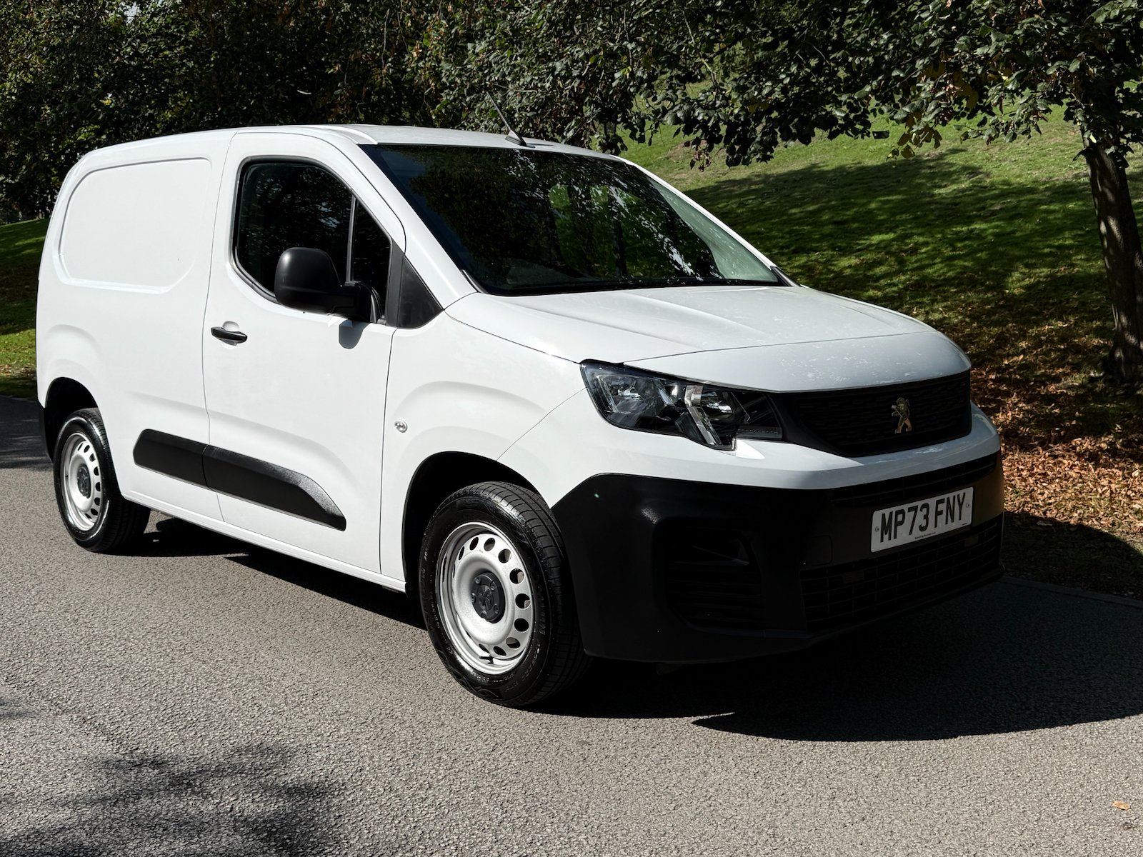 2024 Peugeot Partner Panel Van — photo 1 of 1