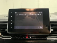 2022 Renault Trafic Luton Low Loader Van — cab interior