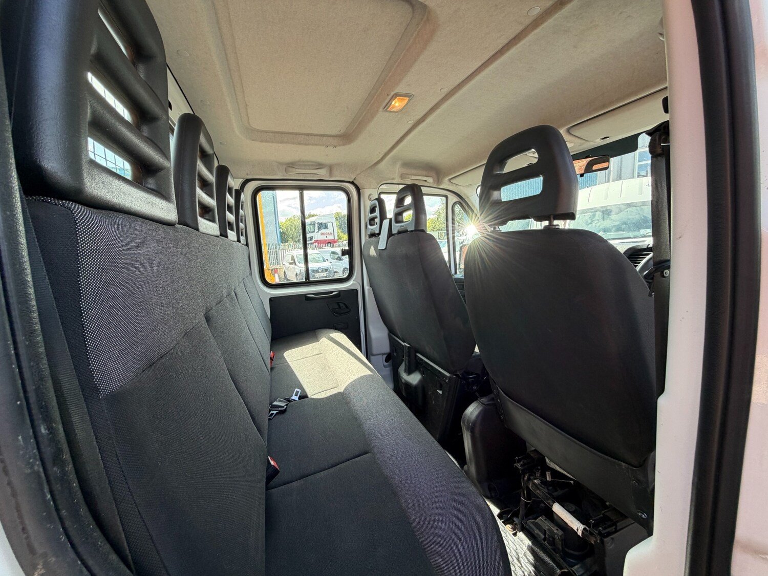 2023 Iveco Daily Double Cab Tipper Van — photo 12 of 12