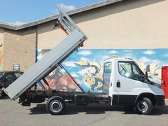 2025 Iveco Daily Tipper Van — side view