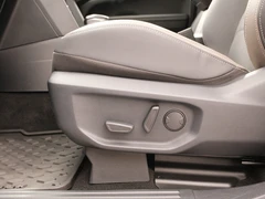 2024 Volkswagen Amarok PickUp Van — cab interior