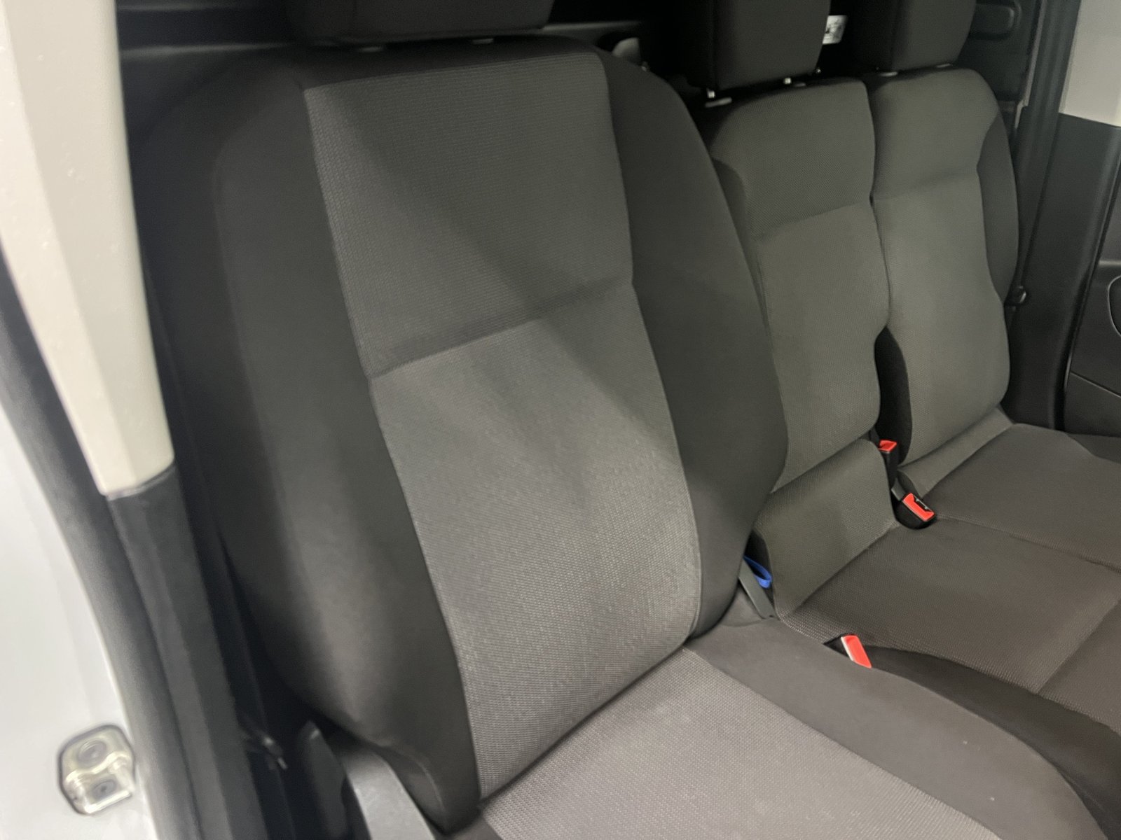 2023 Peugeot Partner Panel Van — photo 2 of 30