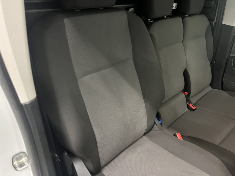 2023 Peugeot Partner Panel Van — photo 2 of 30