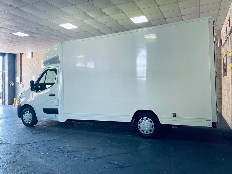 2022 Renault Master Luton Low Loader Van
