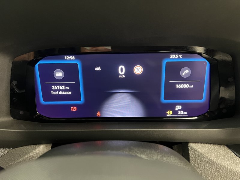 2025 Volkswagen Crafter High Roof Panel Van — photo 3 of 22