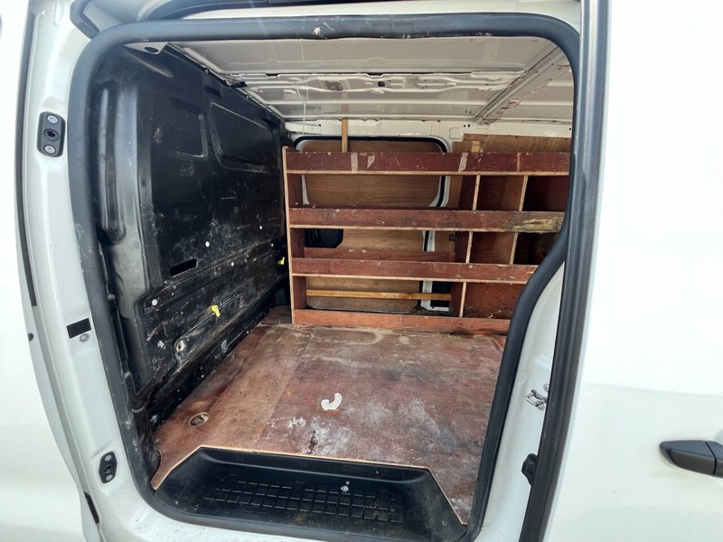 2021 Citroen Dispatch Panel Van — photo 3 of 15