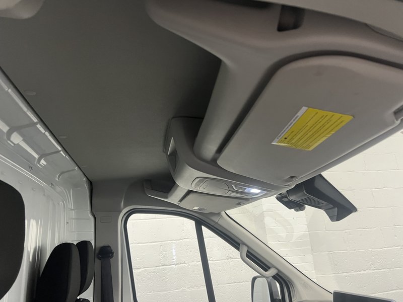 2024 Maxus Deliver 9 High Roof Panel Van — photo 3 of 21