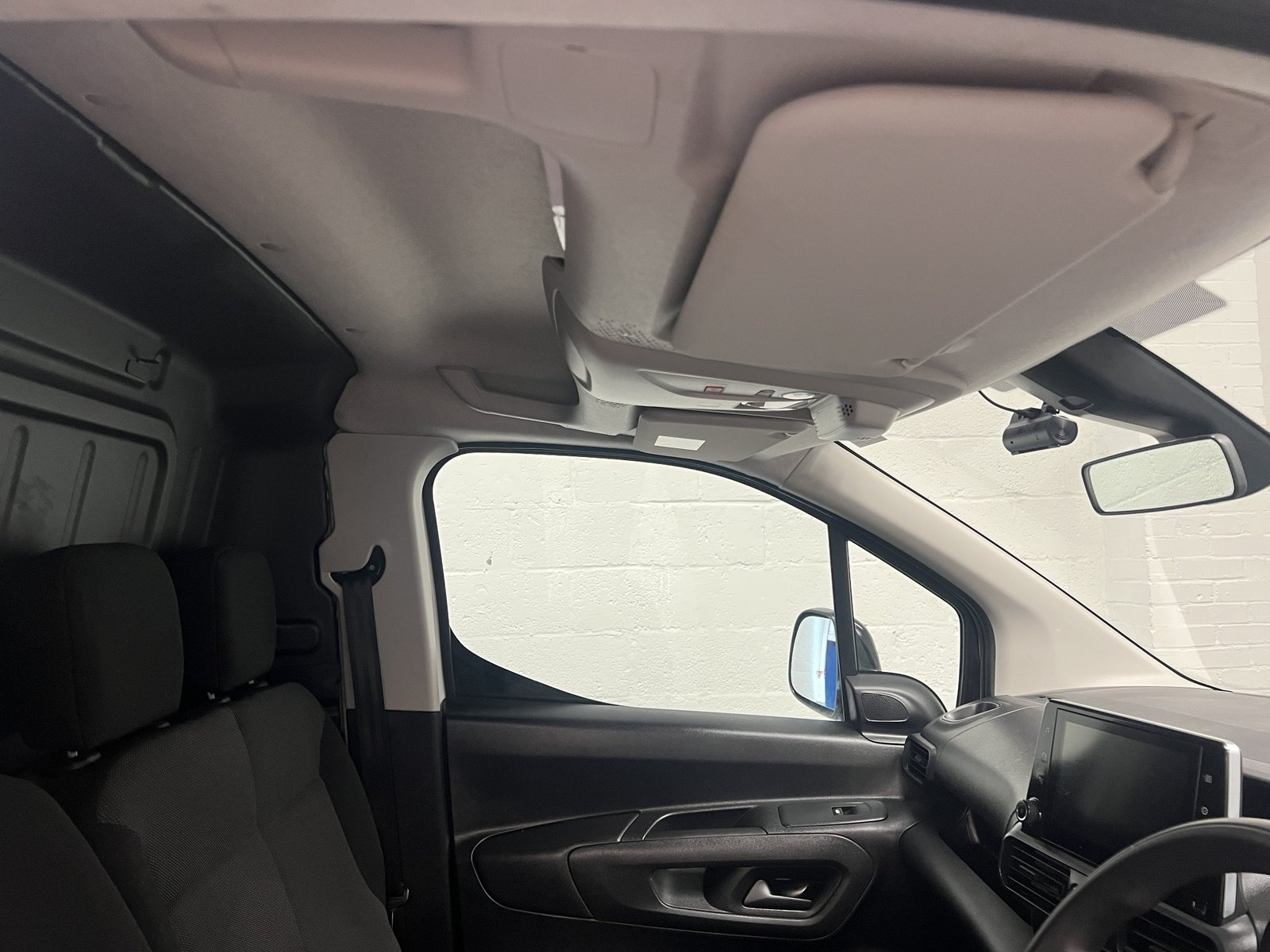 2023 Toyota Proace City Panel Van — photo 2 of 22