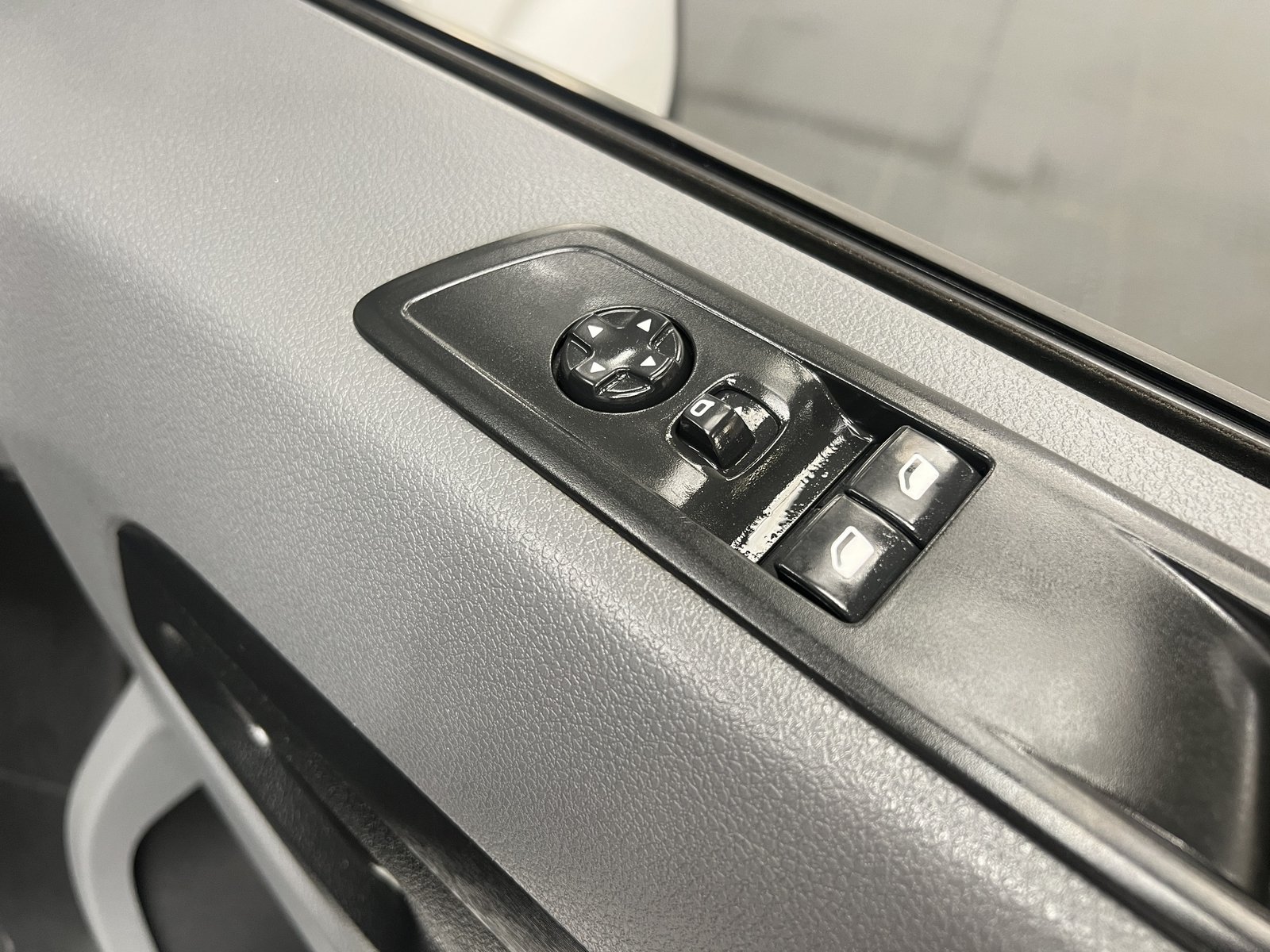 2022 Toyota Proace Panel Van — photo 2 of 17