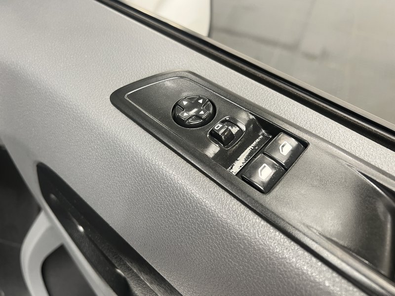 2022 Toyota Proace Panel Van — photo 2 of 17